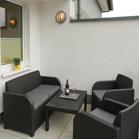 Mit Balkon Und Toller Aussicht, Cleaning Included Appartement